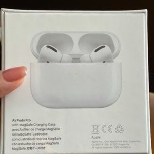 apple AirPods Pro ,Bluetooth headset,Everything's fine